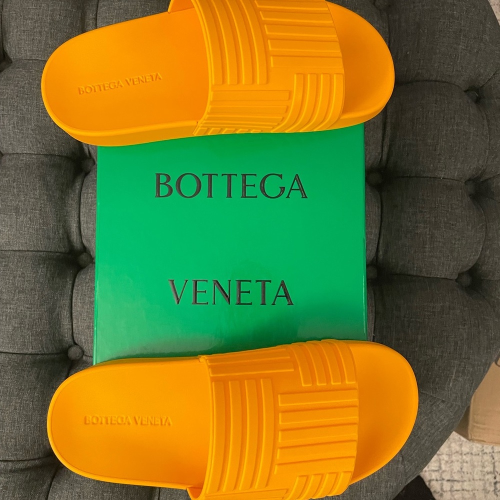 Bottega Veneta Slides